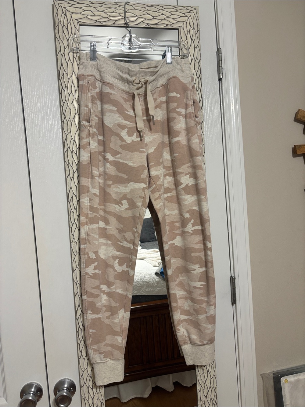 Athleta Beige & Cream Camo Jogger Pants